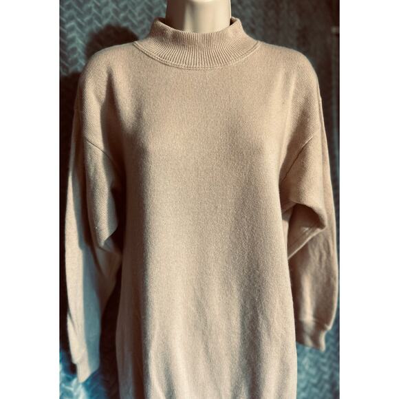Saks Fifth Avenue 100% Cashmere Pullover Sze M Luxe Soft Casual Classic Upscale - Picture 1 of 4